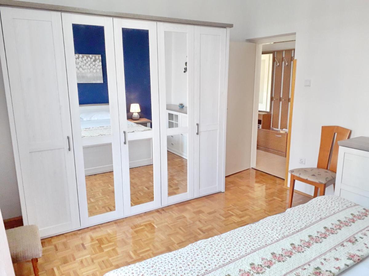 Apartments J&R Babara Biograd Na Moru Bagian luar foto