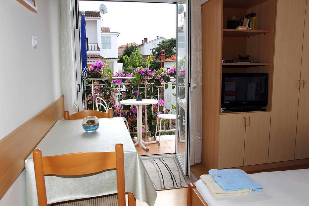 Apartments J&R Babara Biograd Na Moru Ruang foto