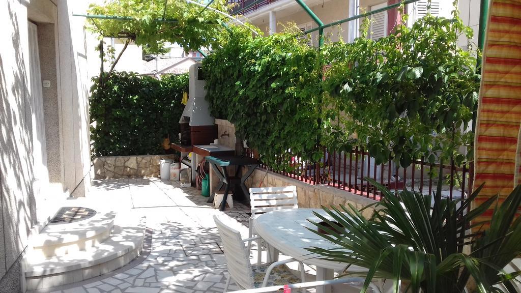 Apartments J&R Babara Biograd Na Moru Bagian luar foto